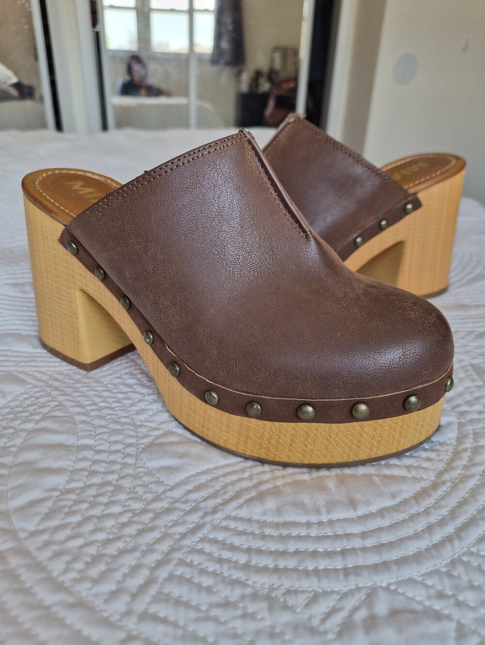 EUC Mia Novi Studded Block Clog Mule Brown Platform 7